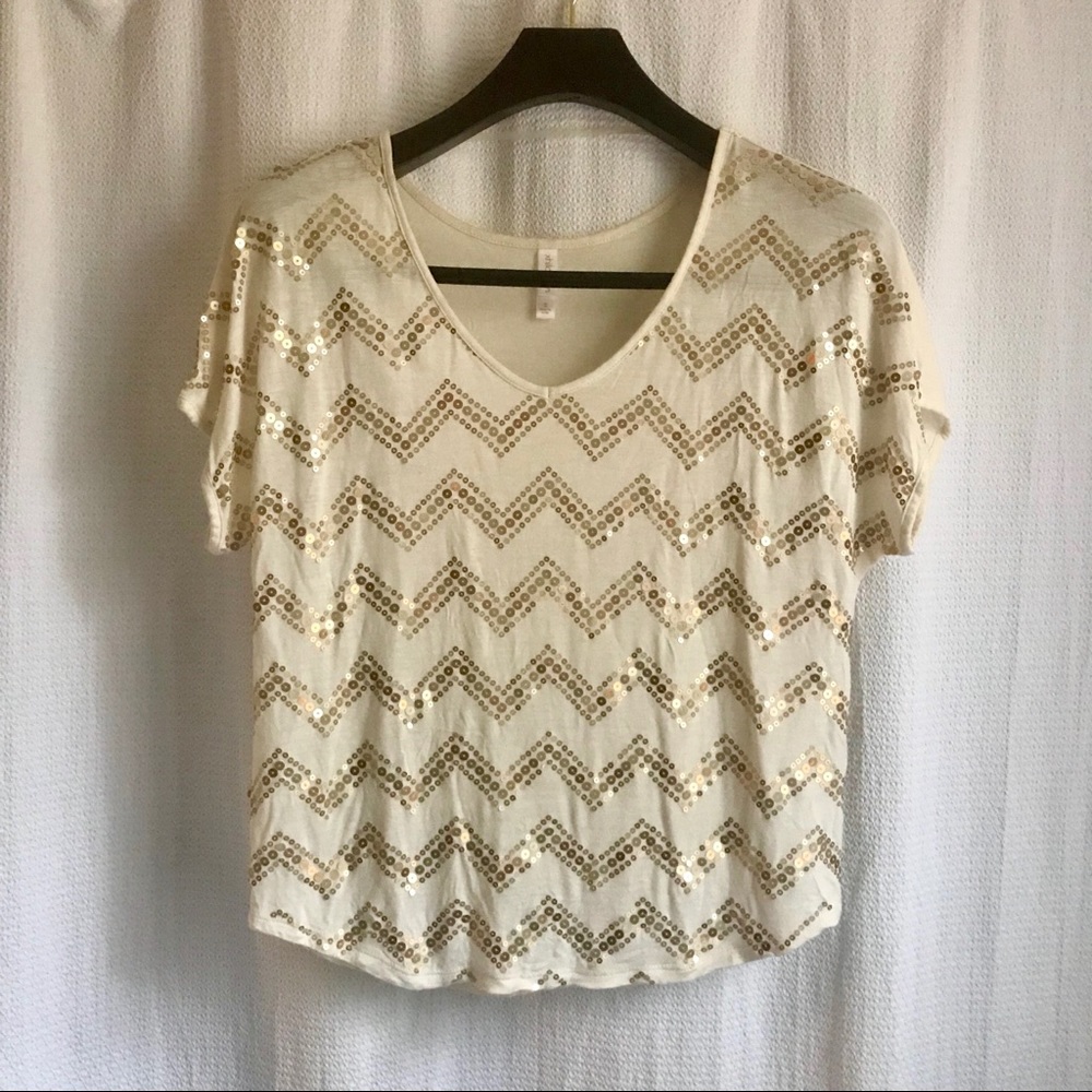 XHILARATION White Gold Sequin Zig Zag Chevron Top